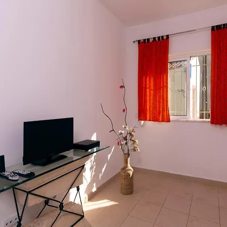A23 - Forest Side Townhouse *